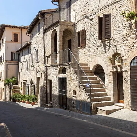 Super Loft Comunicanti In Centro Assisi
